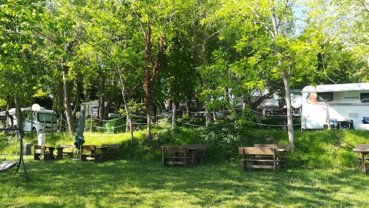 Camping Gabicce Monte กาบิชเชมาเร ภายนอก รูปภาพ